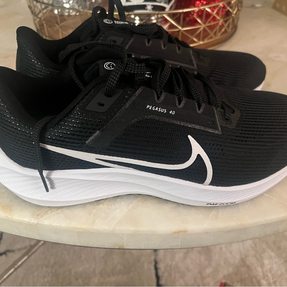 Nike Pegasus 40 Women's Black Sneakers